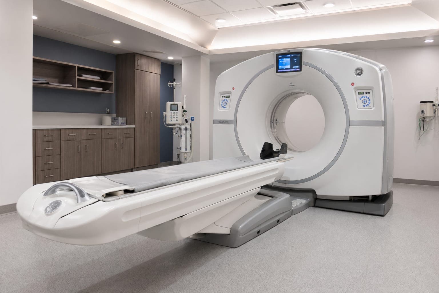 Computertomograph in einem Diagnostikraum